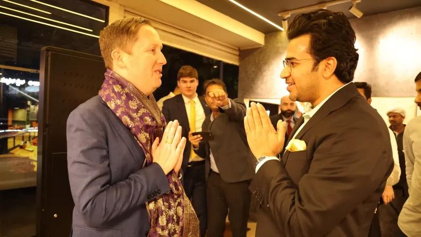 tejasvi surya with sergio gor