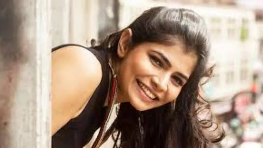 Singer Chinmayi takes a jibe at Gabbar Singh