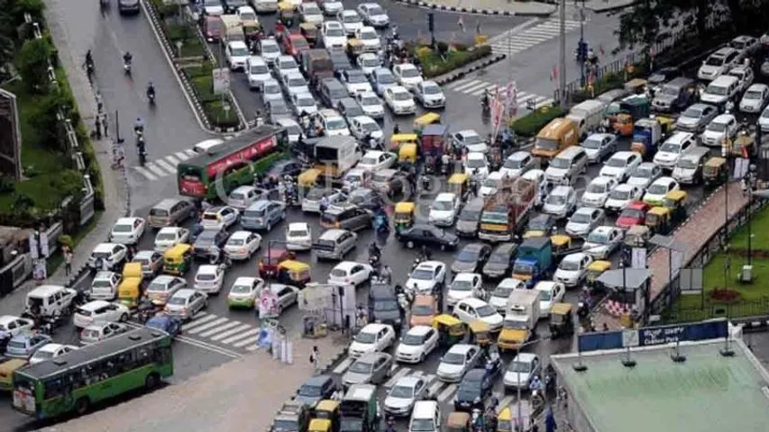 Bengaluru: Parents to volunteer as traffic wardens to manage traffic congestion around schools