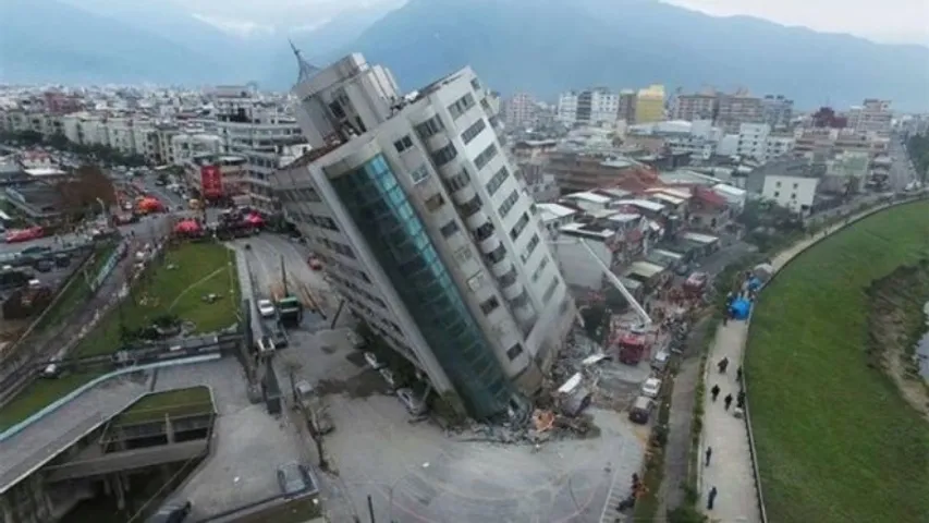 Tsunami warnings issued in Taiwan and parts of    Southern Japan after 7.4 magnitude earthquake hits Taiwan