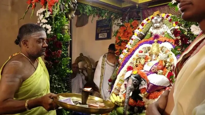 Mysuru: Thousands flock to Chamundi Hills for 3rd ‘Ashada Friday’ celebrations