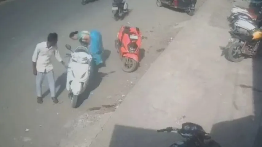 Thief Steals Jewellery