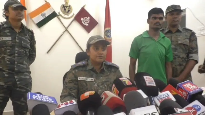 Bijay surrenders before Rayagada SP