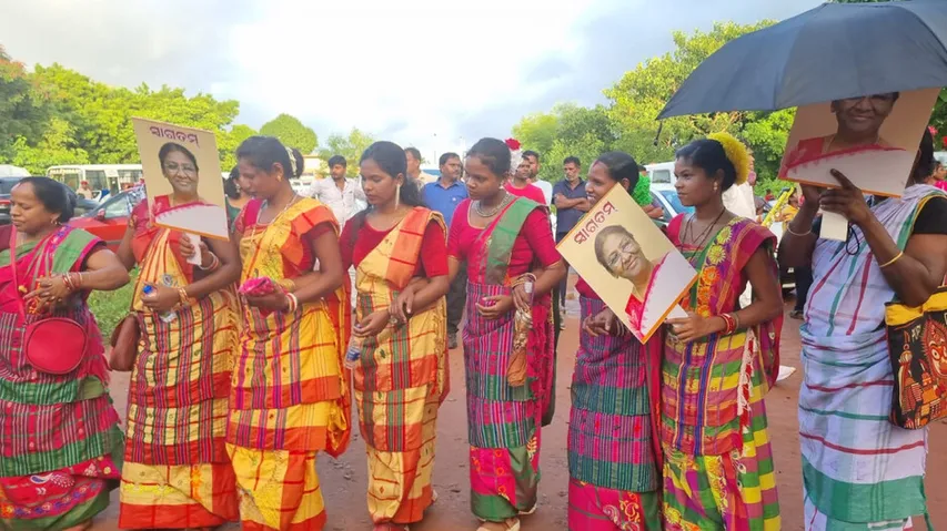 ଭୁବନେଶ୍ୱରରେ ଏମିତି ଢଙ୍ଗରେ ରାଷ୍ଟ୍ରପତିଙ୍କୁ କରାଯାଇଥିଲା ସ୍ୱାଗତ