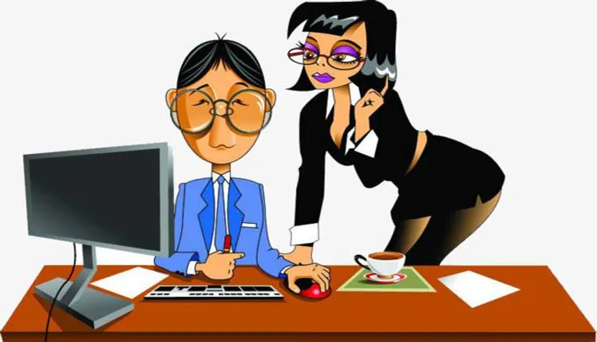 ଗାଳି ଦେଇ ଦେଇ ବସ୍‌ଙ୍କ ଚ୍ୟାମ୍ବରରୁ ବାହାରିଲେ ଲେଡି ସେକ୍ରେଟାରୀ...