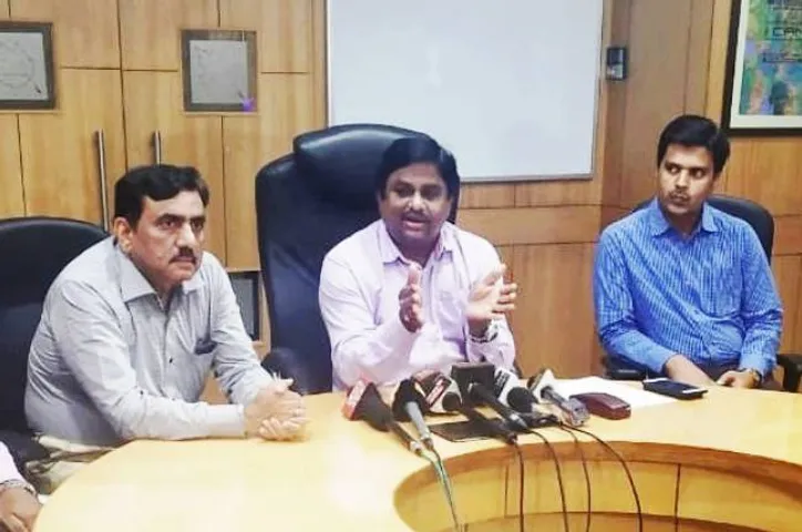 ବାତ୍ୟା-ବନ୍ୟାରେ କ୍ଷତିଗ୍ରସ୍ତ ଏଲପିଜି ଉପଭୋକ୍ତାଙ୍କୁ ସାହାଯ୍ୟ