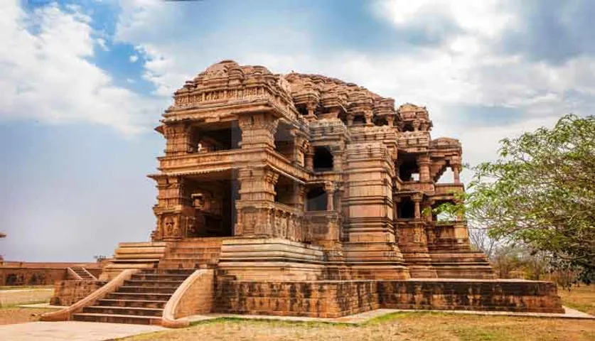 ବୁଲିବାକୁ ଯାଆନ୍ତୁ ଶାଶୂ-ବୋହୂ ମନ୍ଦିର