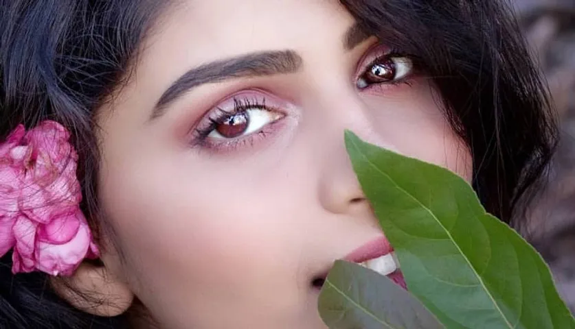 ଶୁଟିଂ ସେଟ୍‌ରେ କାହାକୁ ଦେଖି ଡରିଯାଆନ୍ତି ସନ୍‌ମିରା