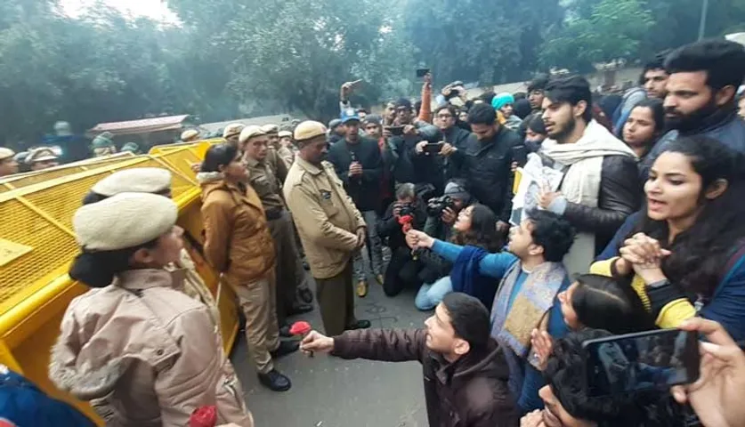 ଥମିବାର ନାଁ ନେଉନି ସିଏଏ ନିଆଁ, ମାଙ୍ଗାଲୁରୁରେ ବ୍ୟାପକ ହିଂସା