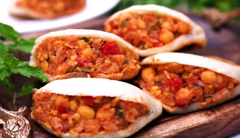 ଛୋଲେ କୁଲ୍‌ଚା-  Chhole Kulcha recipe in odia