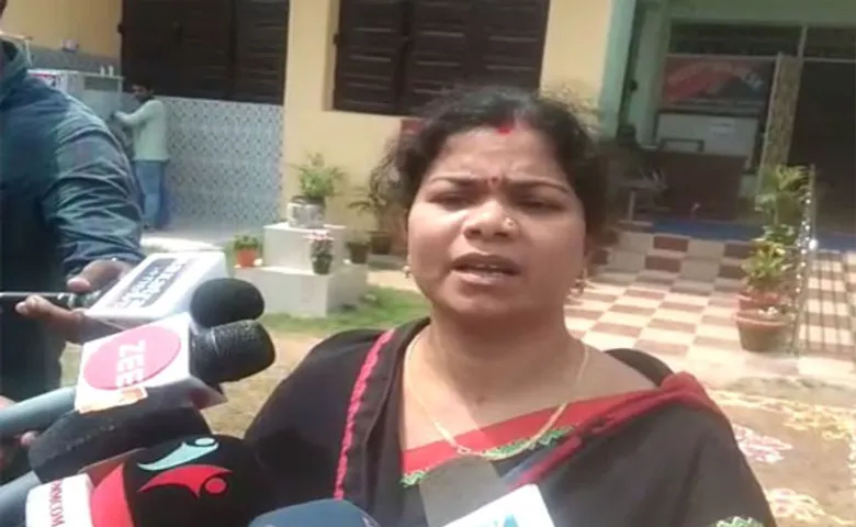 ପୁଅକୁ ଆଣିବାକୁ ଯାଇଥିଲେ ,୧୦ ଜଣ ମିଳିମିଶି ଗୋଇଠା ବିଧା ମାରିଲେ