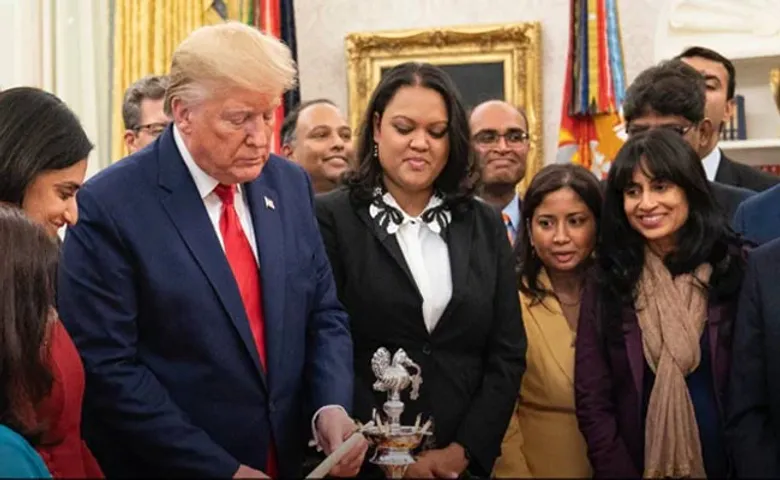 ହ୍ୱାଇଟ୍ ହାଉସରେ ଦୀପାବଳି ପାଳନ କଲେ ଟ୍ରମ୍ପ ଦମ୍ପତି