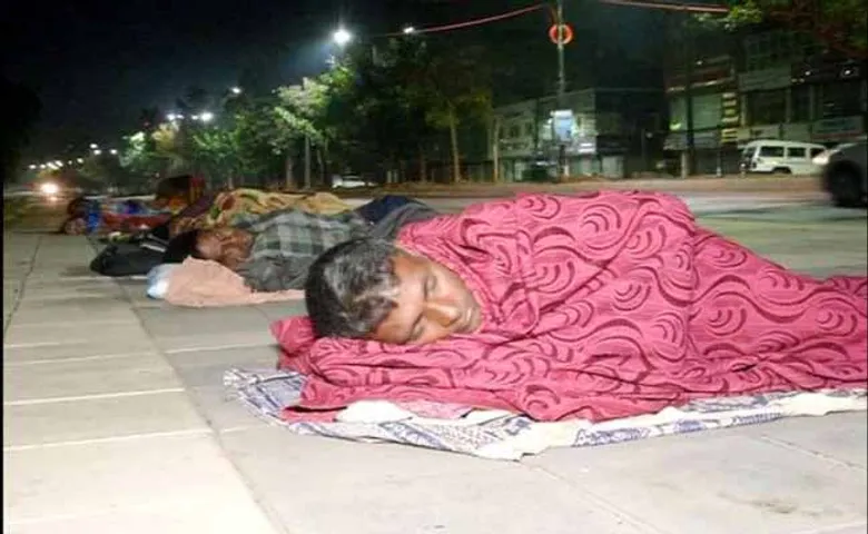 ଶୀତରେ ବଢ଼ିପାରେ କରୋନା, ଫୁଟ୍‌ପାଥ୍‌ରେ‌ ଶୋଉଥିବା ଲୋକେ କେମିତି କରିବେ ମୁକାବିଲା