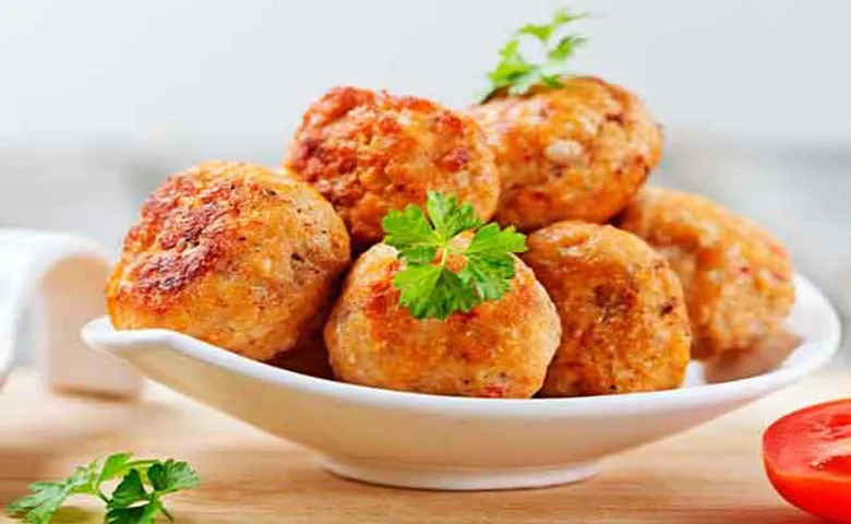 ଘରେ ପ୍ରସ୍ତୁତ କରନ୍ତୁ ଚିକେନ ବଲ୍‌