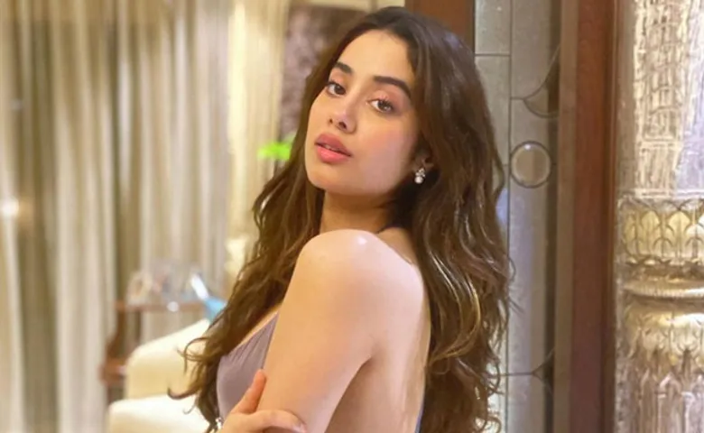 ଭାଇରାଲ ହେଉଛି ଜାହ୍ନବୀଙ୍କ ହଟ୍ ଡ୍ୟାନ୍ସ ଭିଡିଓ