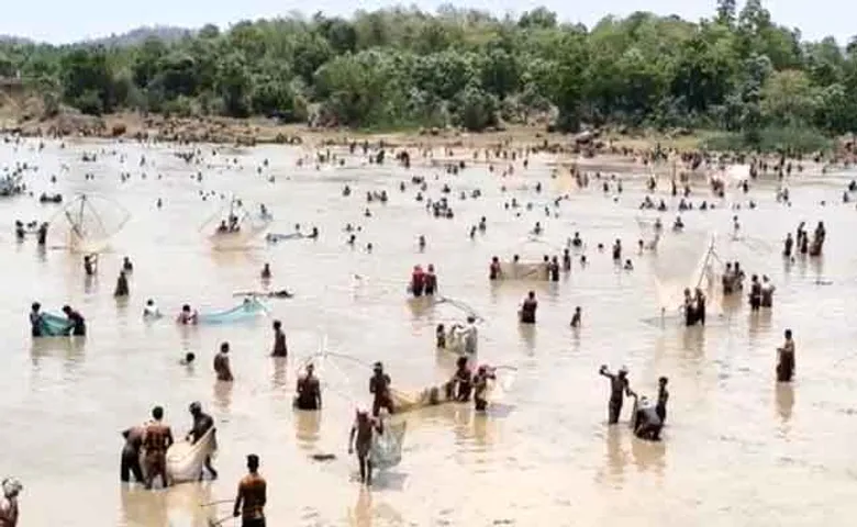 ମାଛ ଧରିଲେ, କରୋନା ଦିଆନିଆ ହେଲେ!