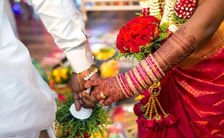 ବର ପହଞ୍ଚିଲା ବେଳକୁ ବେଦୀରେ ବସିଥିଲେ ଦୁଇ ଯାଁଳା ଭଉଣୀ, ଆଉ ତାପରେ...