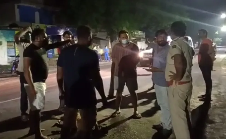 ତିନି ଗାଈ ଉପରେ ଚଢ଼ିଗଲା ଗାଡ଼ି