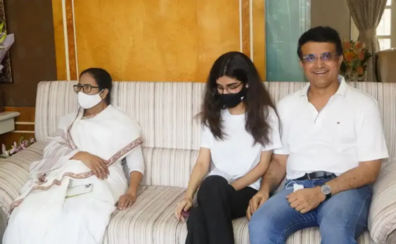 ଗାଙ୍ଗୁଲିଙ୍କ ଘରେ ମମତା ବାନାର୍ଜୀ