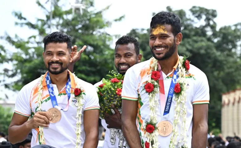 ଜନ୍ମ ମାଟିରେ ୪ ହକି ଅଲିମ୍ପିଆନଙ୍କୁ ଭବ୍ୟ ସ୍ୱାଗତ ଓ ସମ୍ବର୍ଦ୍ଧନା