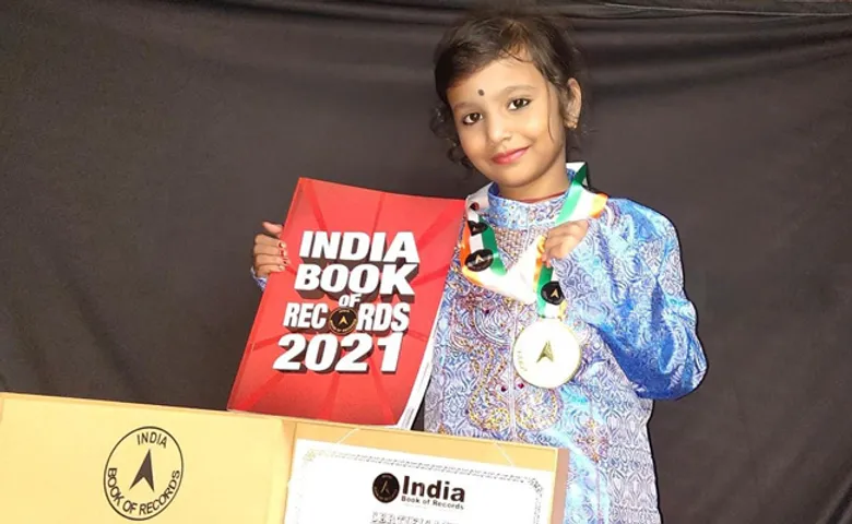 ୧୦୮ ଶ୍ଳୋକ ଉଚ୍ଚାରଣ କରି ‘ଇଣ୍ଡିଆ ବୁକ୍ ଅଫ୍ ରେକର୍ଡ୍ସ’ରେ ସ୍ଥାନ ପାଇଲେ ଶ୍ରେୟାଂଶୀ