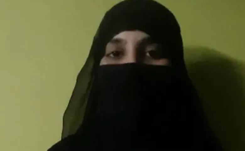 ‘ମୋତେ କହିଲେ ହିଜାବ ବାହାର କର, ମୁଁ ଇସ୍ତଫା ଦେଇଦେଲି’