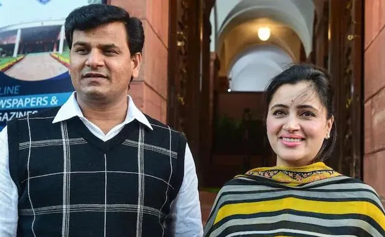 ହନୁମାନ ଚାଳିଶା ପାଠ ବିବାଦ: ରାଣା ଦମ୍ପତିଙ୍କୁ  ଅଲଗା ଜେଲରେ ରଖିଲା ପୁଲିସ