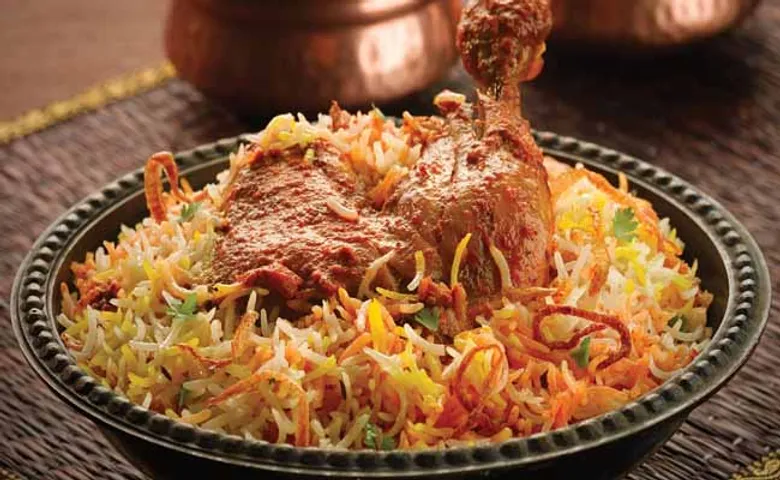 ବିରିୟାନୀ ସହ ଖାଇଗଲେ ଦେଢ଼ ଲକ୍ଷର ସୁନା ଗହଣା