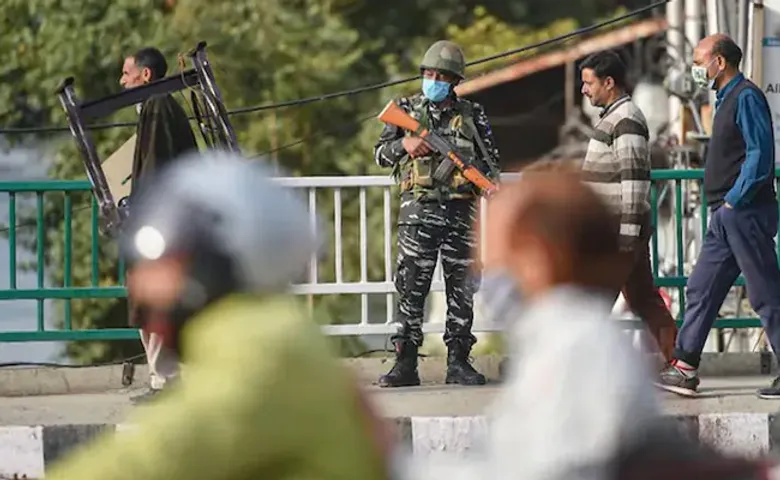 କଶ୍ମୀରେ ଥମୁନି ଆତଙ୍କୀଙ୍କ ବର୍ବରତା, ଗୁଳିମାଡ଼ରେ ପ୍ରବାସୀ ଶ୍ରମିକ ମୃତ