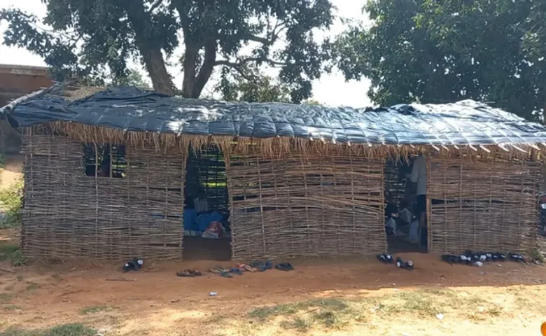 ଇଏ ଆମ ସ୍କୁଲ୍‌, ରାଜ୍ୟ ସରକାରଙ୍କ 5-Tକୁ କରୁଛି ପରିହାସ