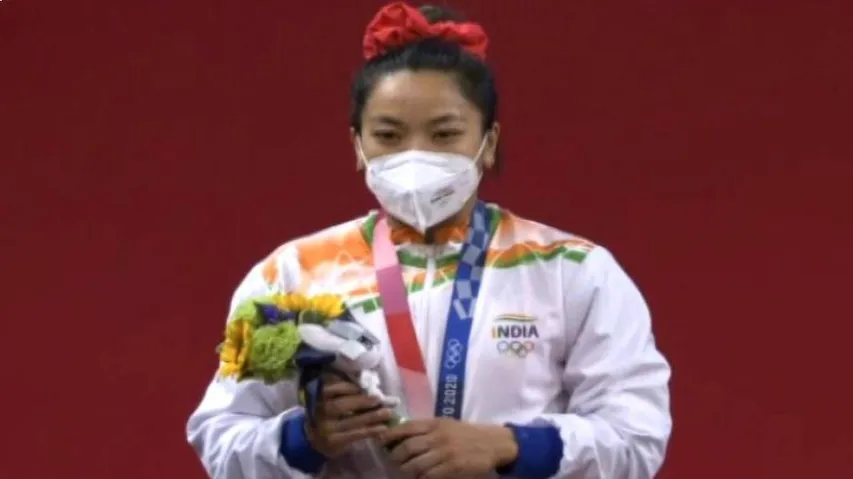 ୨ ବର୍ଷ ପରେ ପରିବାର ଲୋକଙ୍କୁ ଭେଟିଲେ ମୀରାବାଈ ଚାନୁ