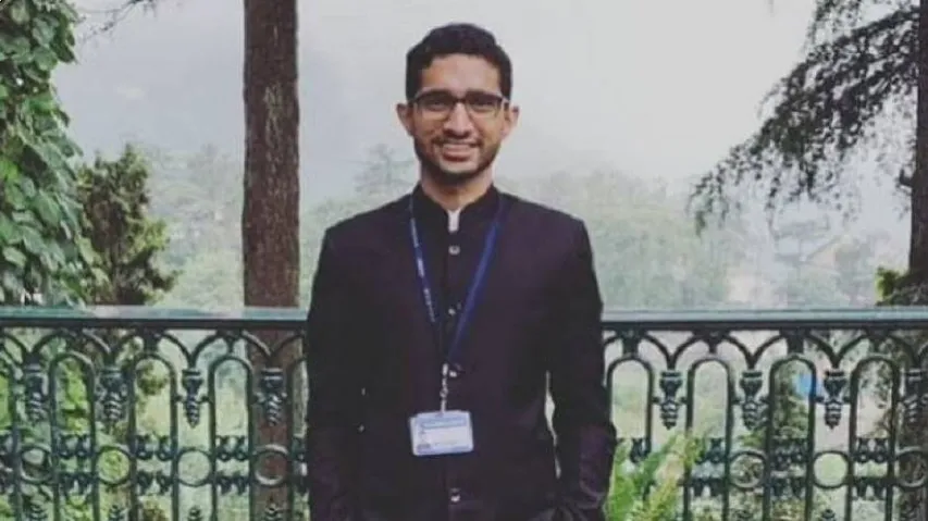 ପରୀକ୍ଷା ପୂର୍ବରୁ ବାପା ଓ ଭାଇଙ୍କ ମୃତ୍ୟୁ : ହାରିଗଲେନି, କଠିନ ପରିଶ୍ରମ କରି ପ୍ରଥମ ପ୍ରୟାସରେ ଆଇଏଏସ୍ ପାଇଲେ ହିମାଂଶୁ