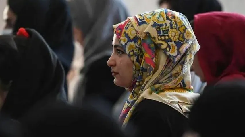 ତାଲିବାନୀ ଶାସନ ଆତଙ୍କ : ସୋସିଆଲ ମିଡିଆ ଛାଡ଼ୁଛନ୍ତି ଆଫଗାନୀ ମହିଳା