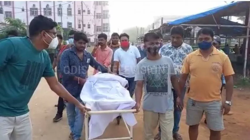Samiti Member Shot Dead