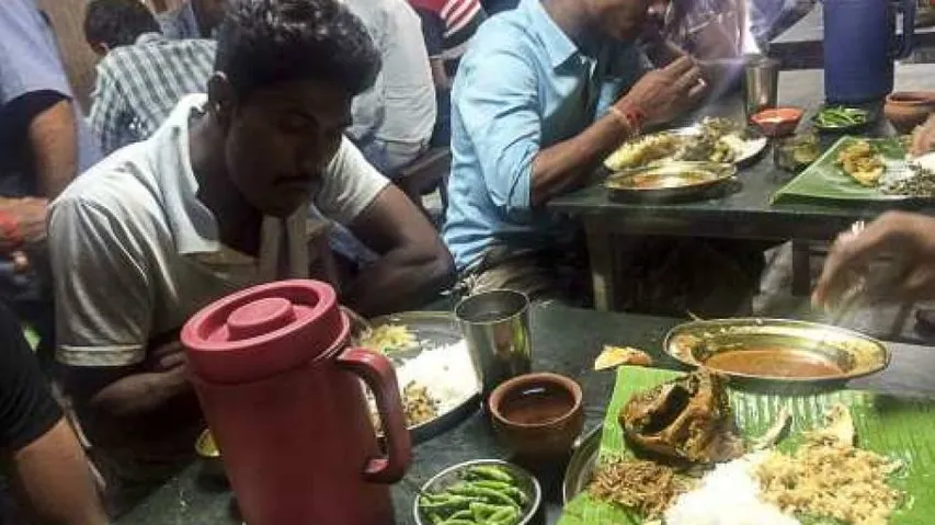 Cheap hotel : You can eat in just 03 rupee