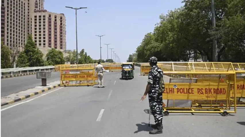 Weekend Curfew In Delhi