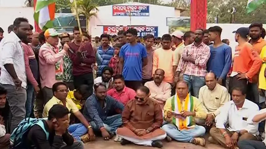 Congress workers blockaded national highways