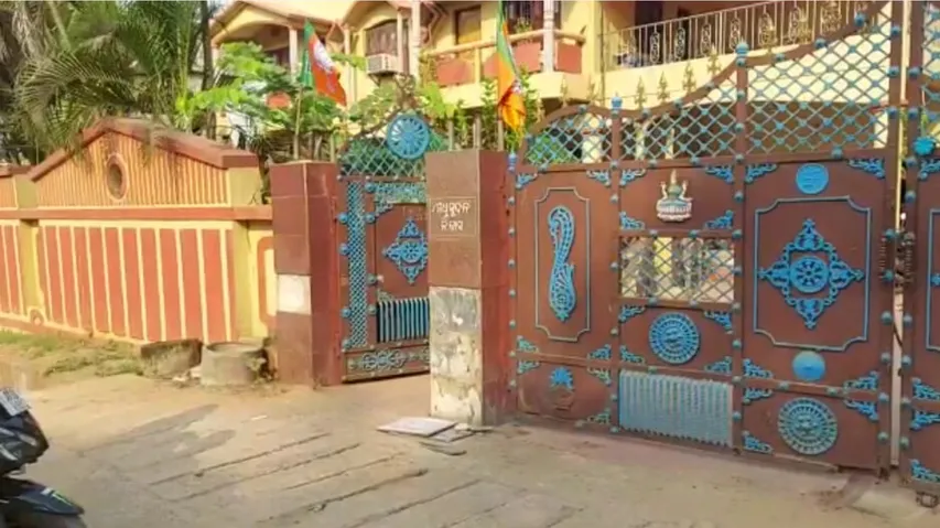 Bombs hurled in front of the house of newly elected Municipality chairperson 