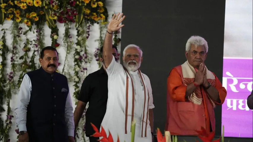 Pakistan objects to PM Modi's visit to Kashmir