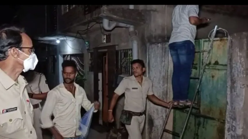 The daughter spent 5 days with her mother's body