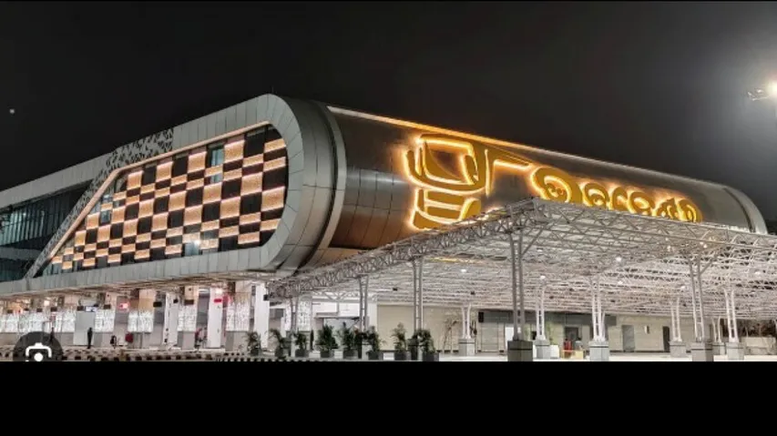 Who will get the Bermuda Bus Stand Shop?