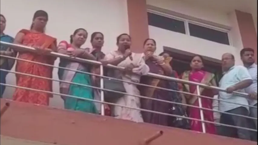 Police allegedly lock up and detain samiti members