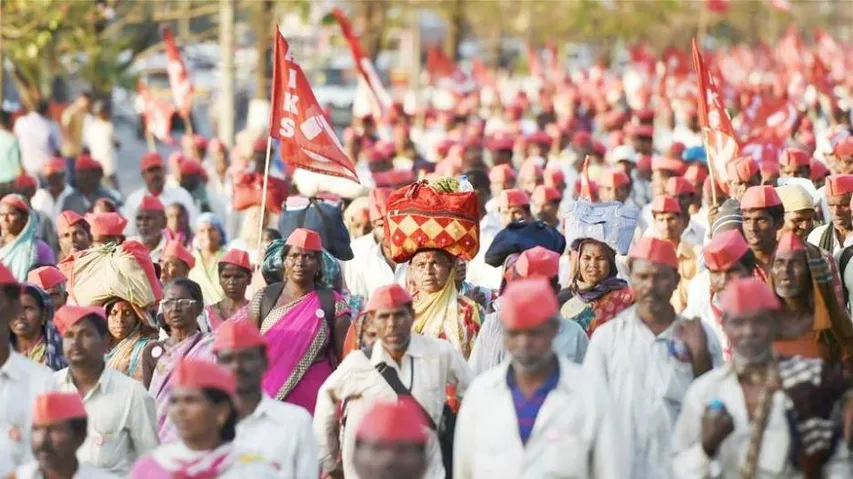 ଦାବି ଉପସ୍ଥାପନ ପାଇଁ ୨୦୦ କି.ମି. ପାଦରେ ଚାଲିଲେ ଚାଷୀ