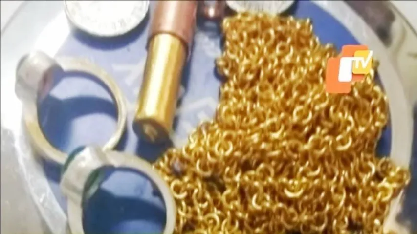 ବିମାନ ବନ୍ଦରରୁ ବିଦେଶୀ ମୁଦ୍ରା ଓ ଲକ୍ଷାଧିକ ଟଙ୍କାର ସୁନା ଜବତ