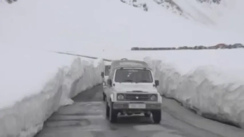 ଦୁର୍ଗମ ଅଞ୍ଚଳରେ ରହୁଥିବା ଲୋକଙ୍କ ନିକଟରେ ଖାଦ୍ୟ ପହଞ୍ଚାଇଲେ ଯବାନ