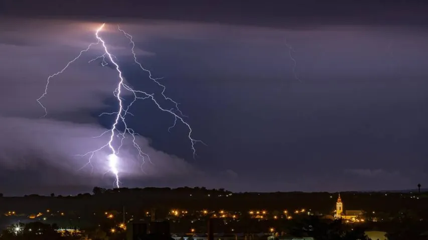 ଆକାଶରୁ ଖସିଲା ମୃତ୍ୟୁ, ଚାଲିଗଲା ୪୬ ଜୀବନ