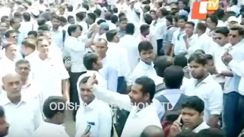 ସାମୁହିକ ଛୁଟିରେ ଶିକ୍ଷା ସହାୟକ