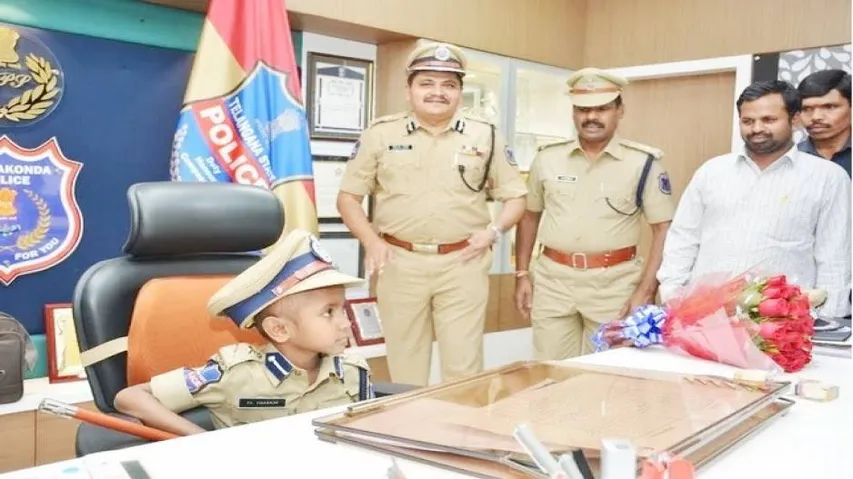 ଦ୍ୱିତୀୟ ଶ୍ରେଣୀର ଛାତ୍ର ହେଲେ ଗୋଟିଏ ଦିନ ପାଇଁ ପୋଲିସ କମିଶନର