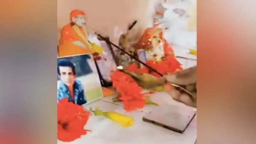 ଋଣୀ କରିଦେଲେ ସୋନୁ, ଠାକୁର ଘରେ ଫଟୋ ରଖି ପୂଜା କଲେ ଫ୍ୟାନ୍ସ