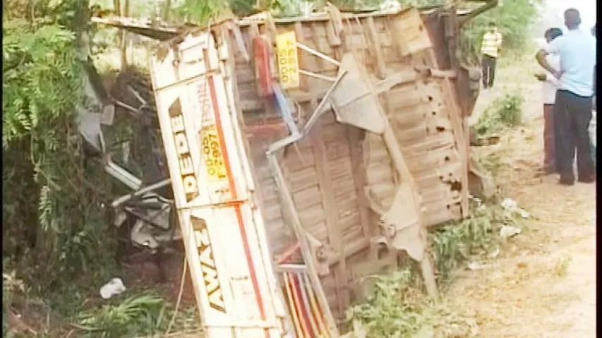 ପିଆଜ ବୋଝେଇ ଟ୍ରକ ଓଲଟି ୨ ମୃତ